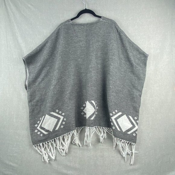 Cupcakes and Cashmere Women S Poncho Kimono Oversized Wool Blend Aztec Fringe - Picture 4 of 11